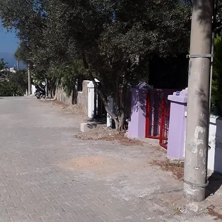 çeşme'de Müstakil Bahçeli Dubleks Villa Çeşme