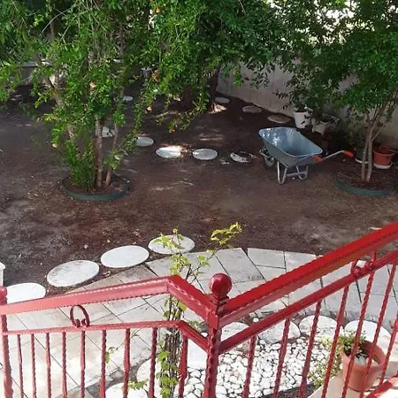 Villa Cesme'de Mustakil Bahceli Dubleks *